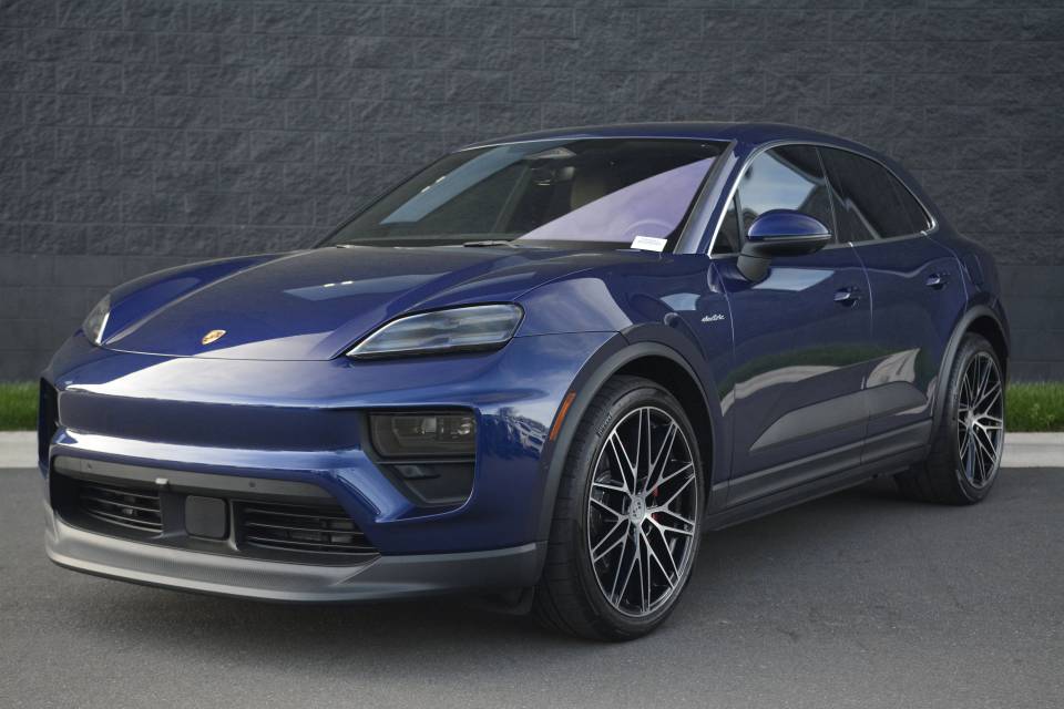 2025 Porsche Macan S