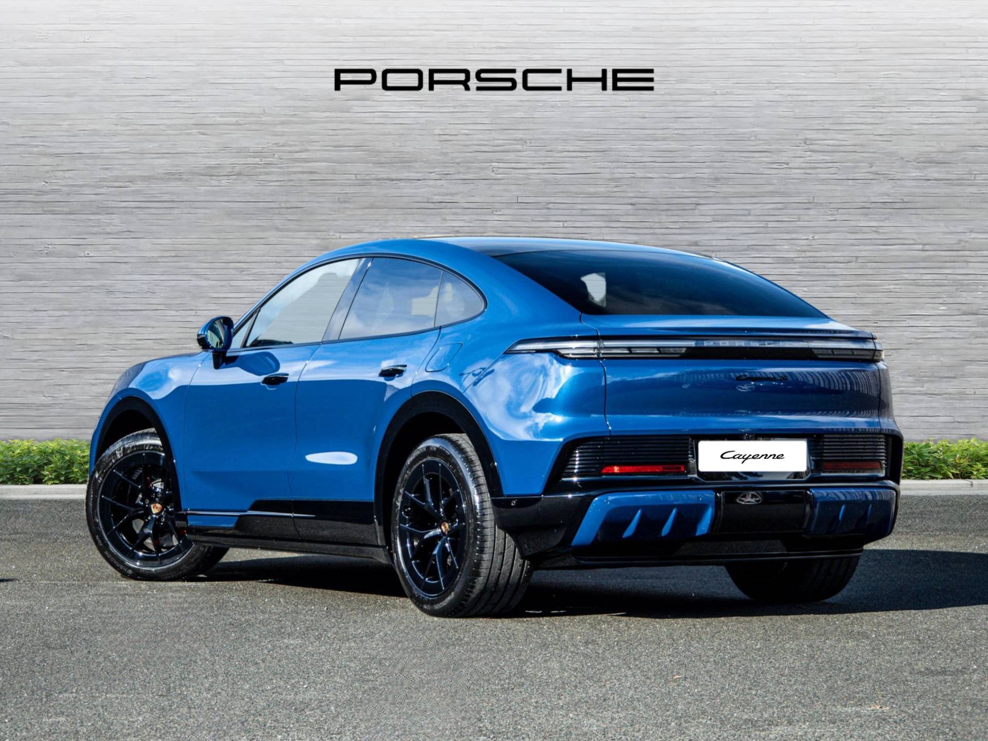 Cayenne Electric Coupé, photo 2 of 41