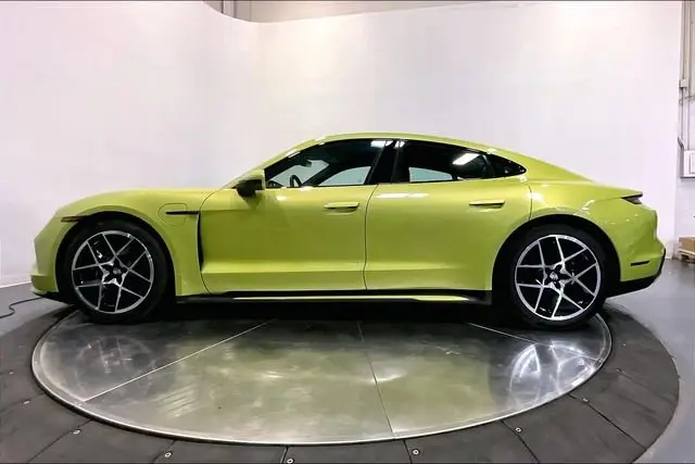 2025 Porsche Taycan S - Photo 16