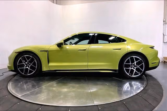 2025 Porsche Taycan S - Photo 11