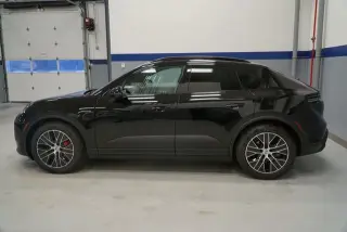 2026 Porsche Macan S - Photo 13