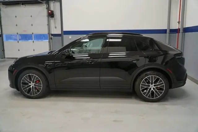 2026 Porsche Macan S - Photo 15