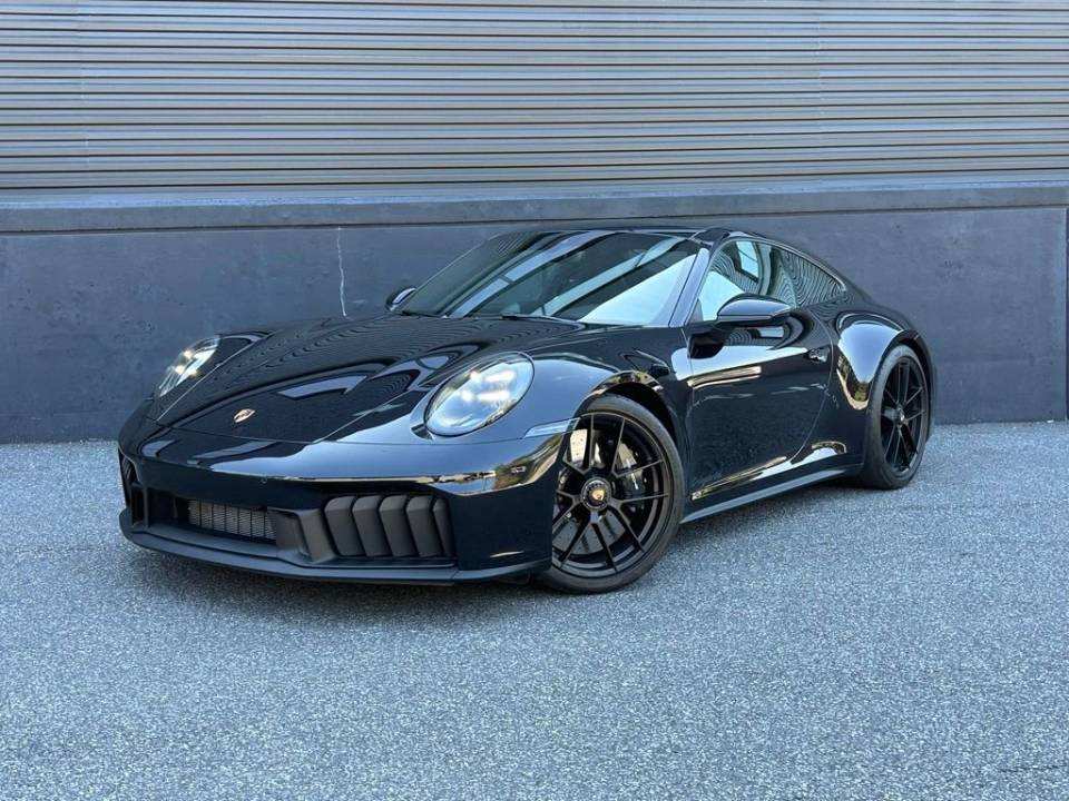 2025 Porsche 911 GTS