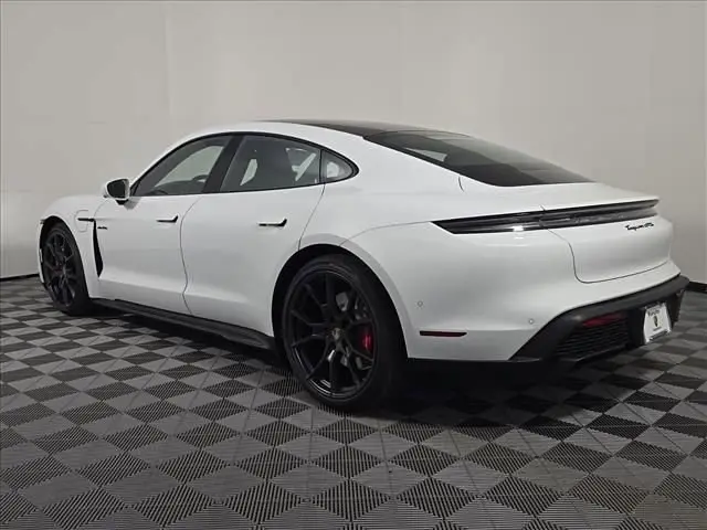 2026 Porsche Taycan GTS - Photo 22