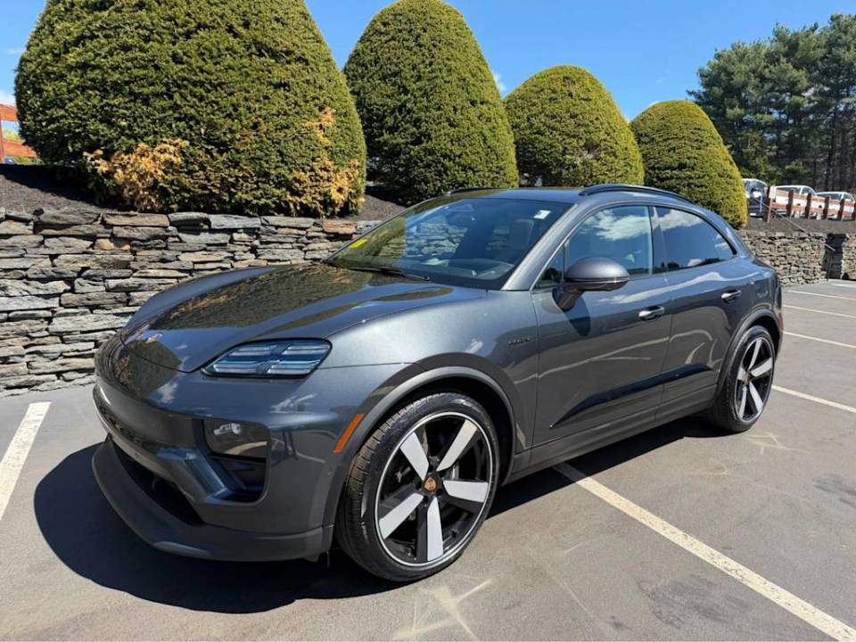 2024 Porsche Macan Base