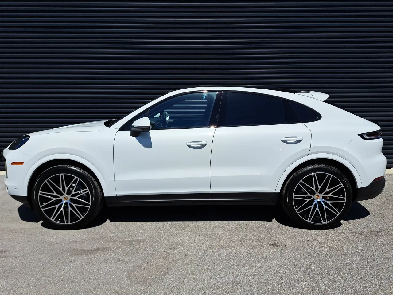 2025 Porsche Cayenne Coup Base - Photo 16