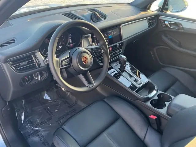 2026 Porsche Macan Base - Photo 31