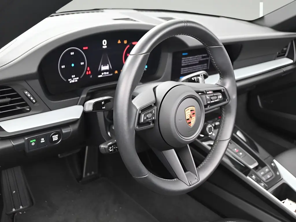 2025 Porsche 911 - Photo 40