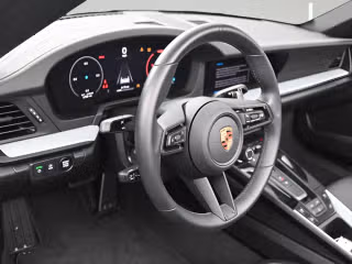 2025 Porsche 911 - Photo 33