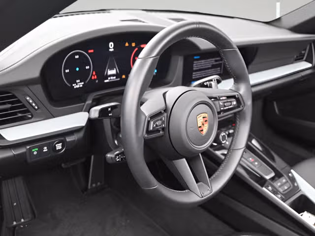 2025 Porsche 911 - Photo 34
