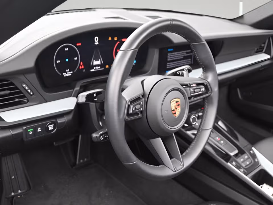 2025 Porsche 911 - Photo 35