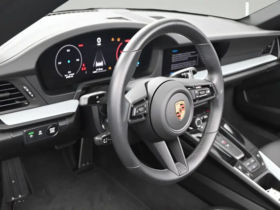 2025 Porsche 911 - Photo 39