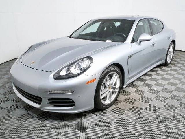 2016 Porsche Panamera Base