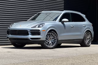 2023 Porsche Cayenne Platinum Edition's photo