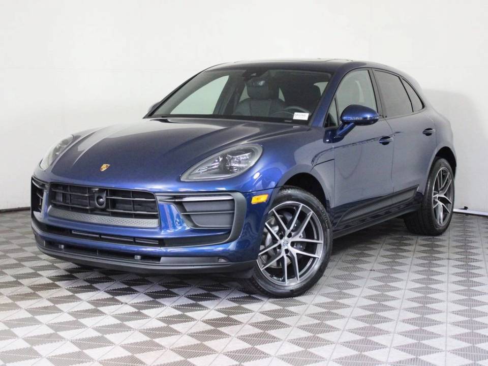 2026 Porsche Macan Base