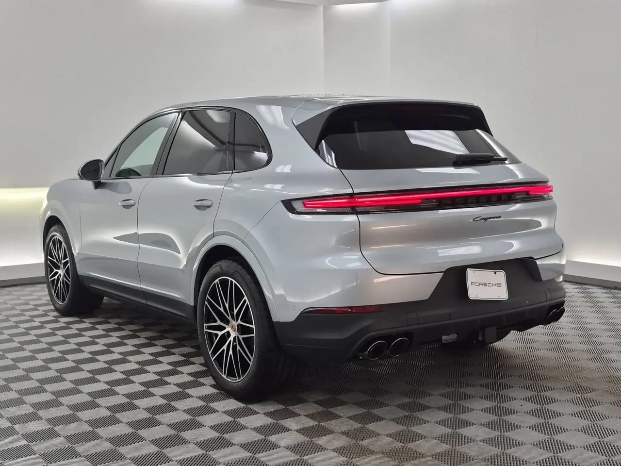 2026 Porsche Cayenne Base - Photo 24