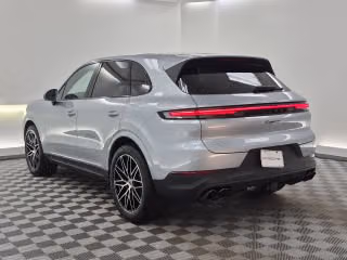 2026 Porsche Cayenne Base - Photo 17