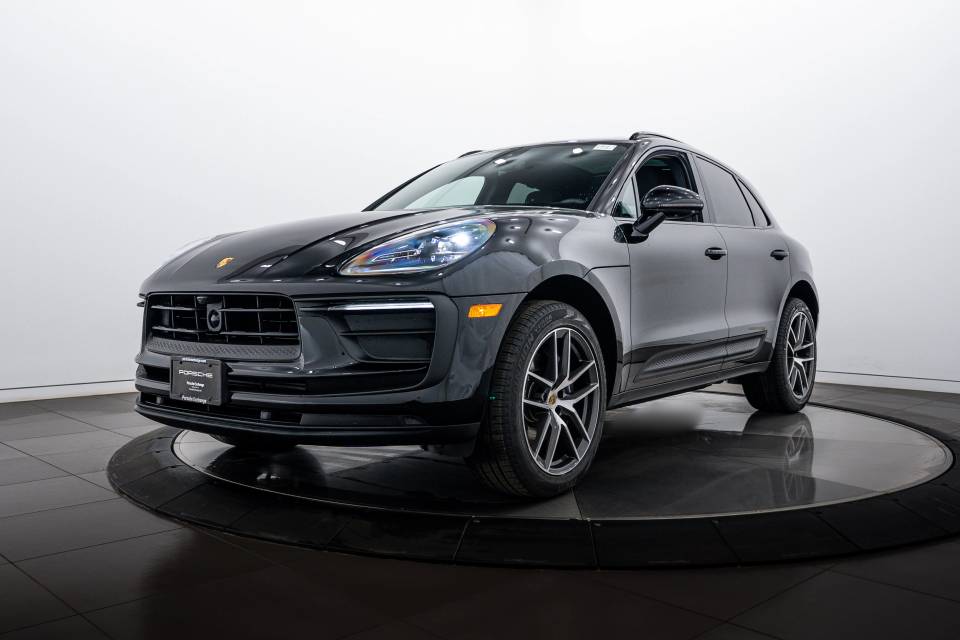 2026 Porsche Macan Base