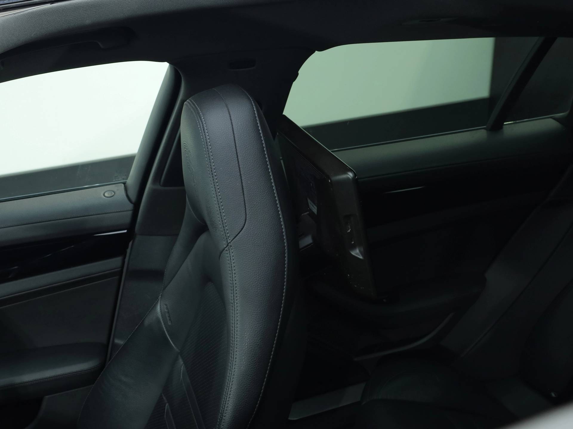 Panamera 4 E-Hybrid Sport Turismo, photo 30 of 30