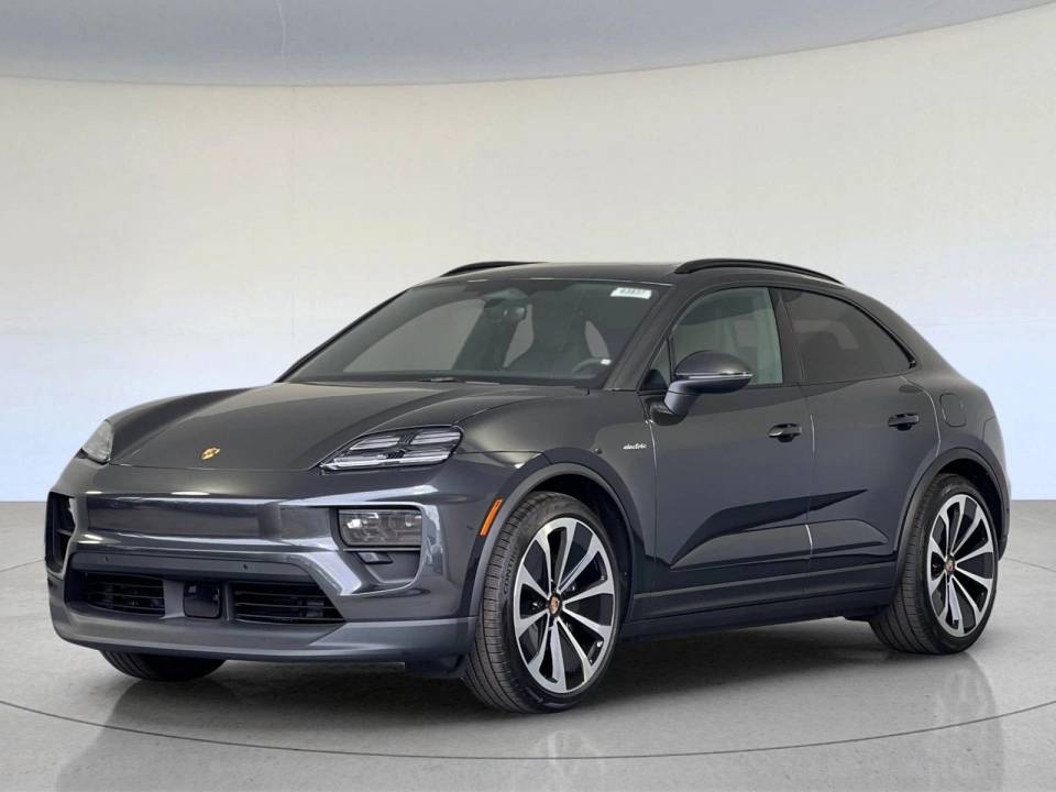 2025 Porsche Macan Base