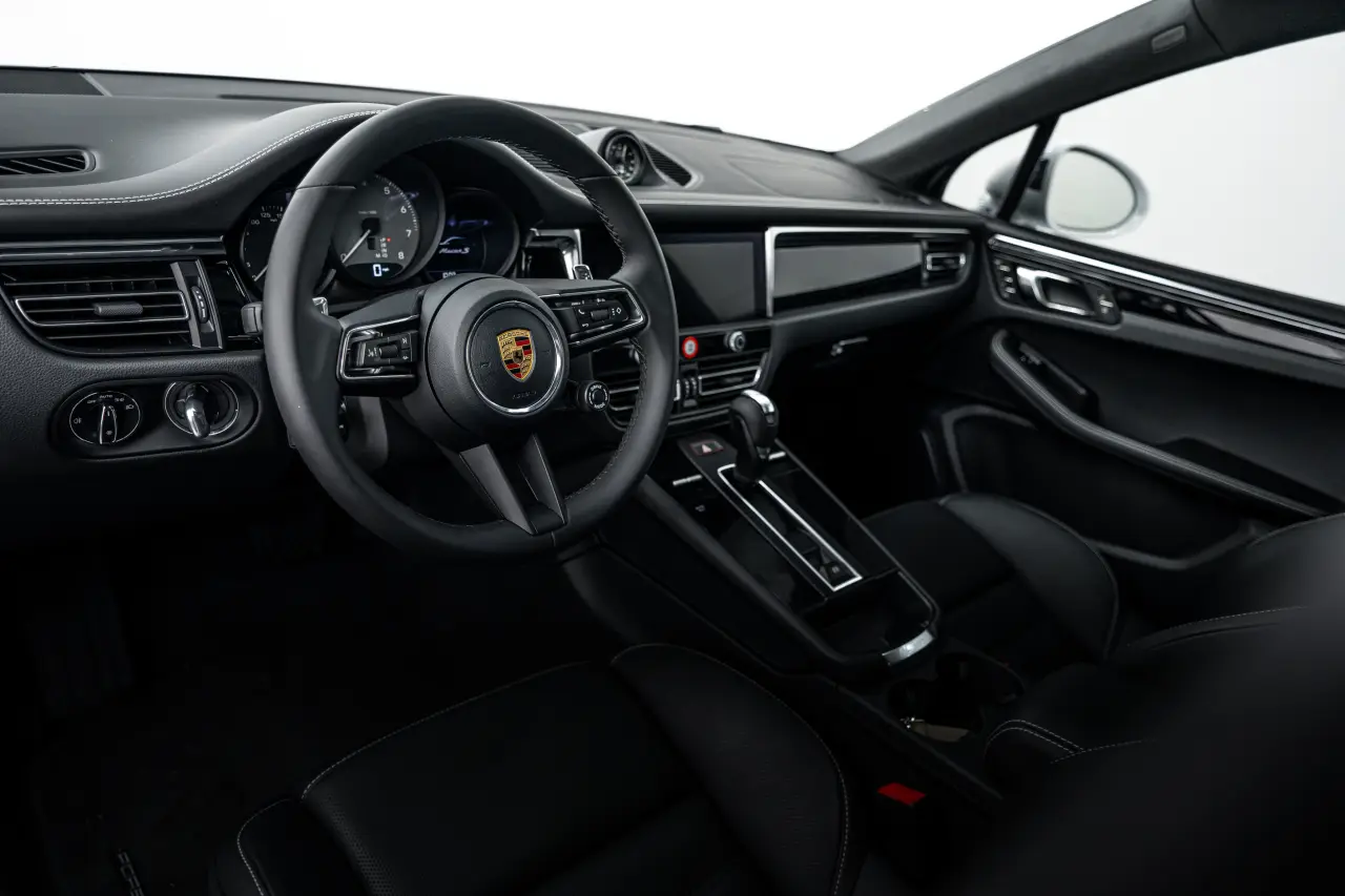 2026 Porsche Macan S - Photo 32