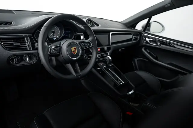 2026 Porsche Macan S - Photo 30