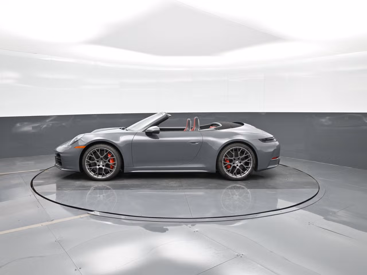 2025 Porsche 911 S - Photo 12