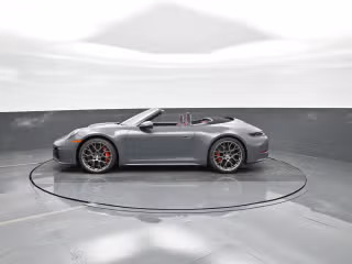 2025 Porsche 911 S - Photo 9