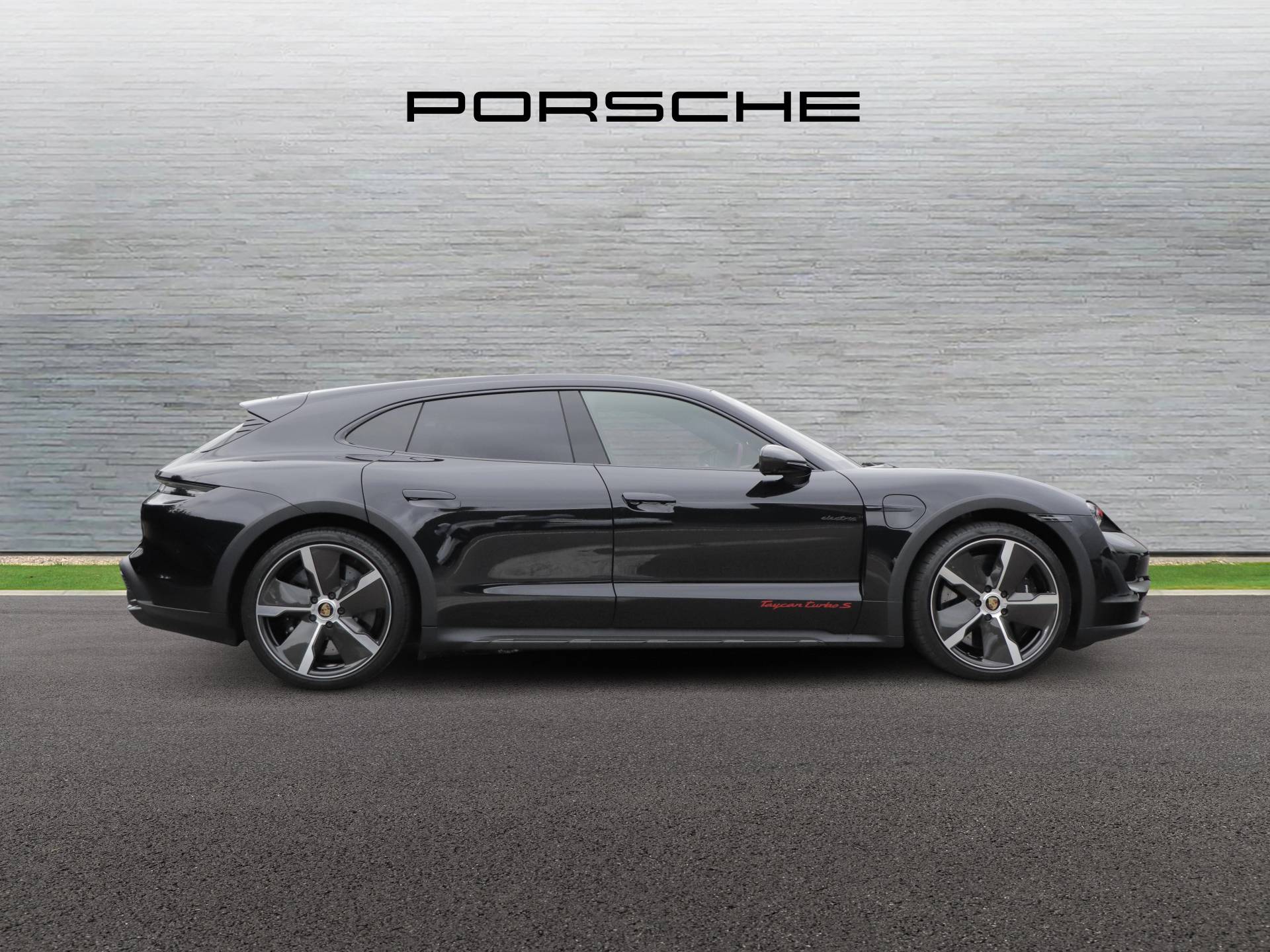 Taycan Turbo S Cross Turismo, photo 2 of 42
