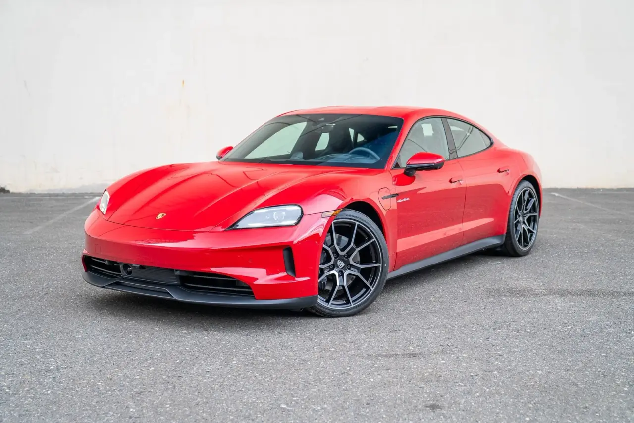 2025 Porsche Taycan Base - Photo 8