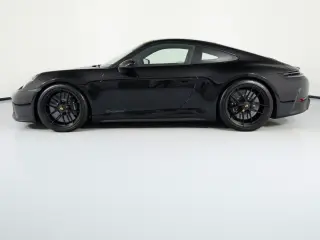 2025 Porsche 911 GTS - Photo 13