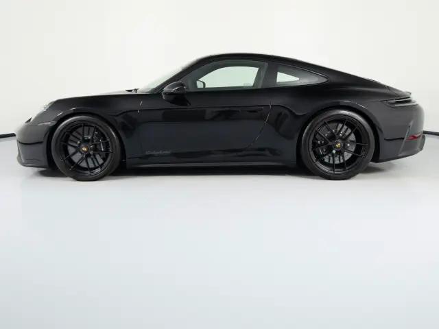 2025 Porsche 911 GTS - Photo 14