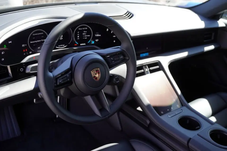 2026 Porsche Taycan Base - Photo 31