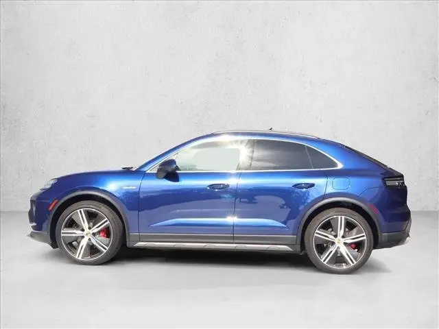 2025 Porsche Macan S - Photo 16