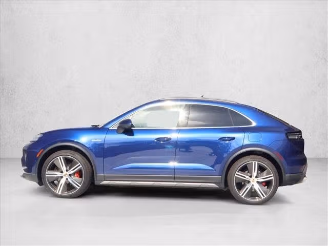 2025 Porsche Macan S - Photo 11