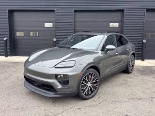 2026 Porsche Macan Macan 4S Electric's photo