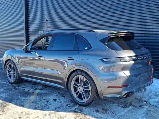 2025 Porsche Cayenne Turbo E-Hybrid - Photo 21