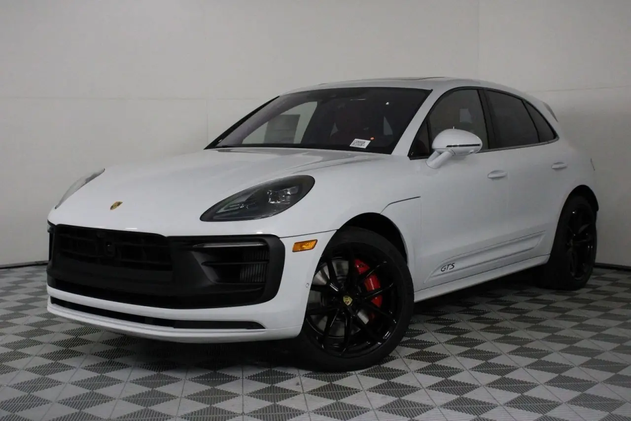 2026 Porsche Macan GTS - Photo 8