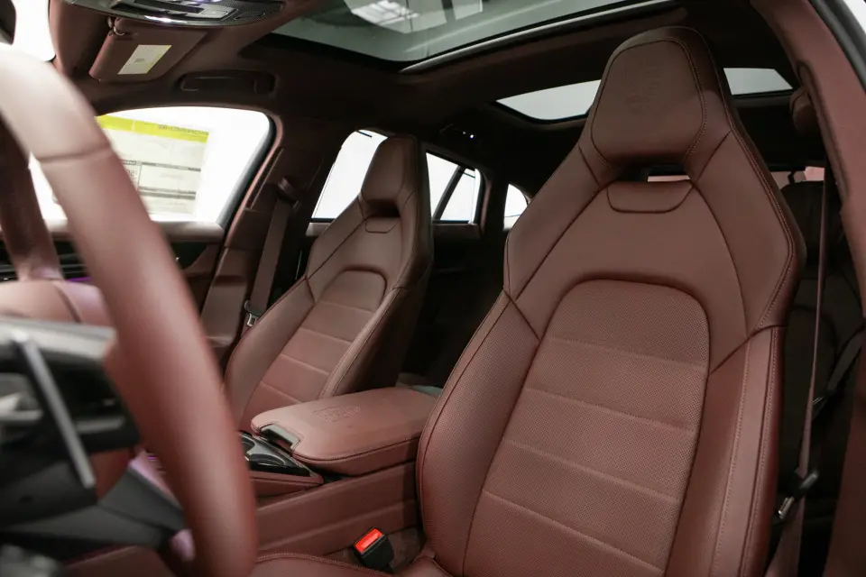 2026 Porsche Panamera 4 E-Hybrid - Photo 39