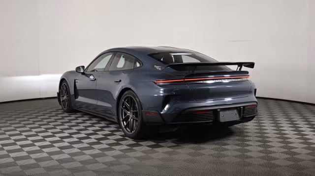 2025 Porsche Taycan Turbo GT - Photo 18
