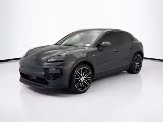 2026 Porsche Macan Macan Electric's photo