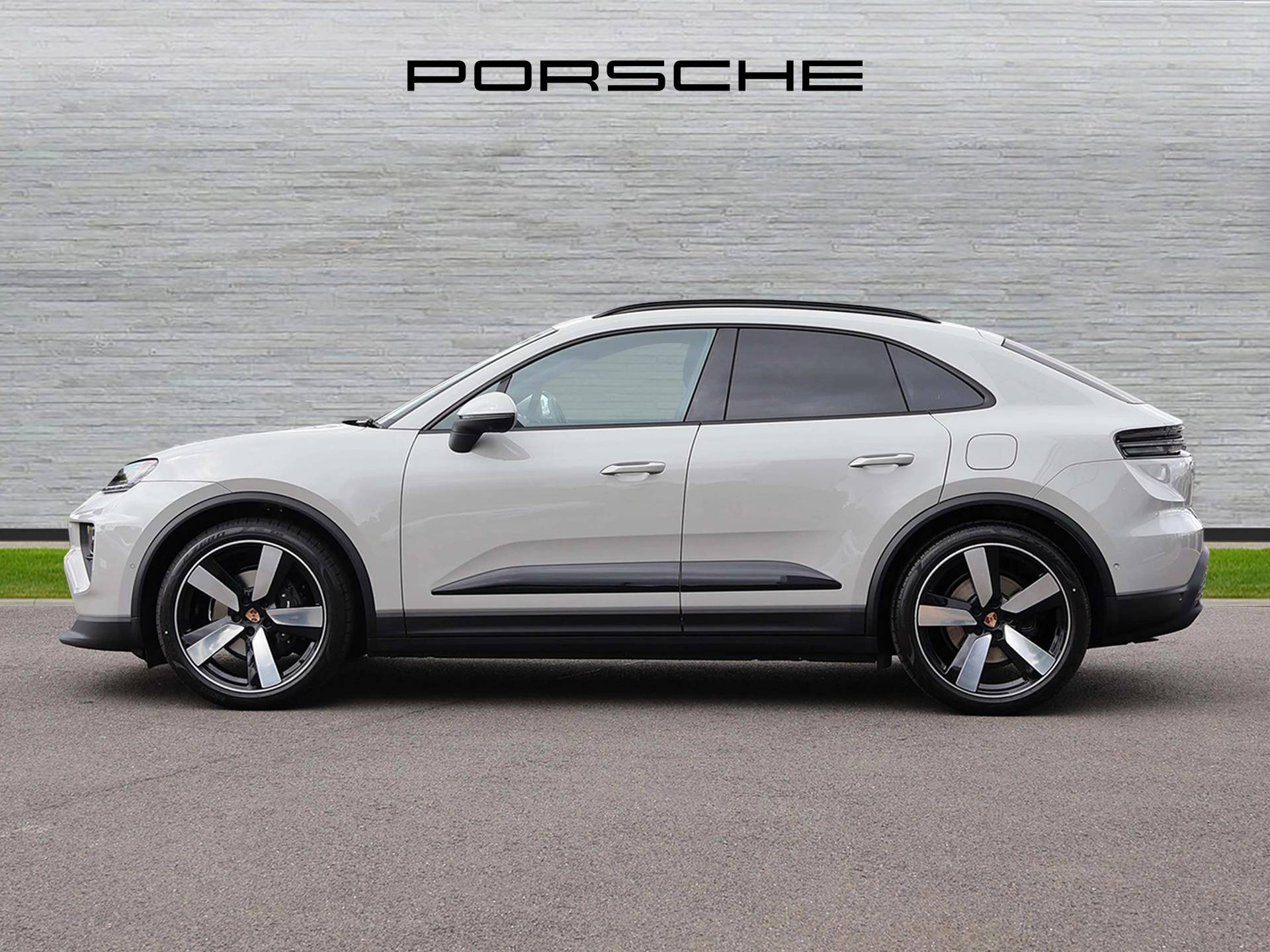 Macan, photo 2 of 30