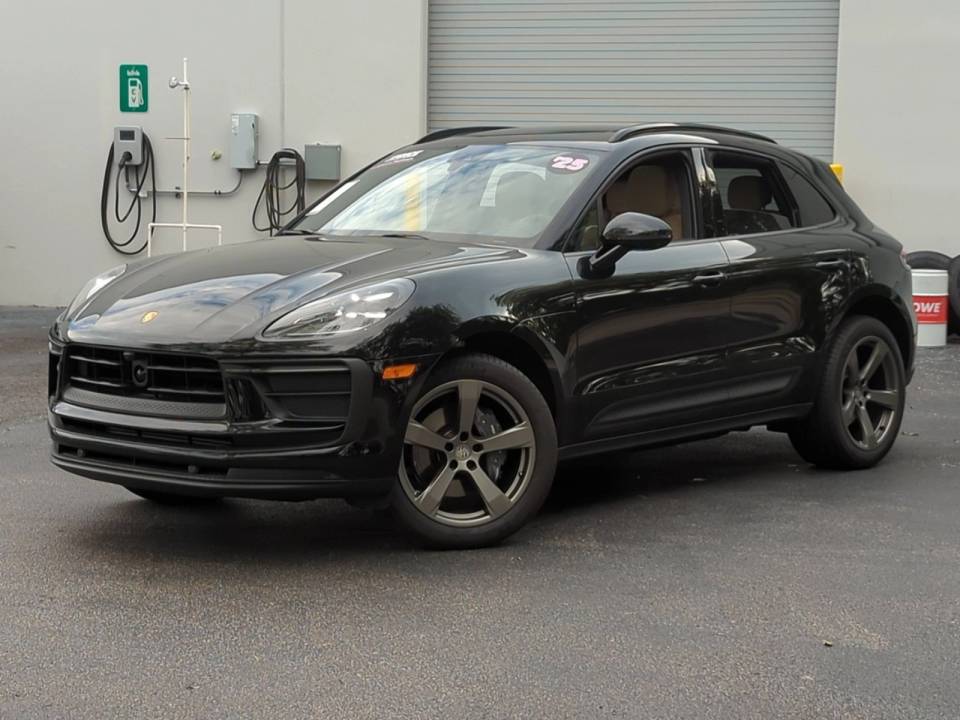 2025 Porsche Macan