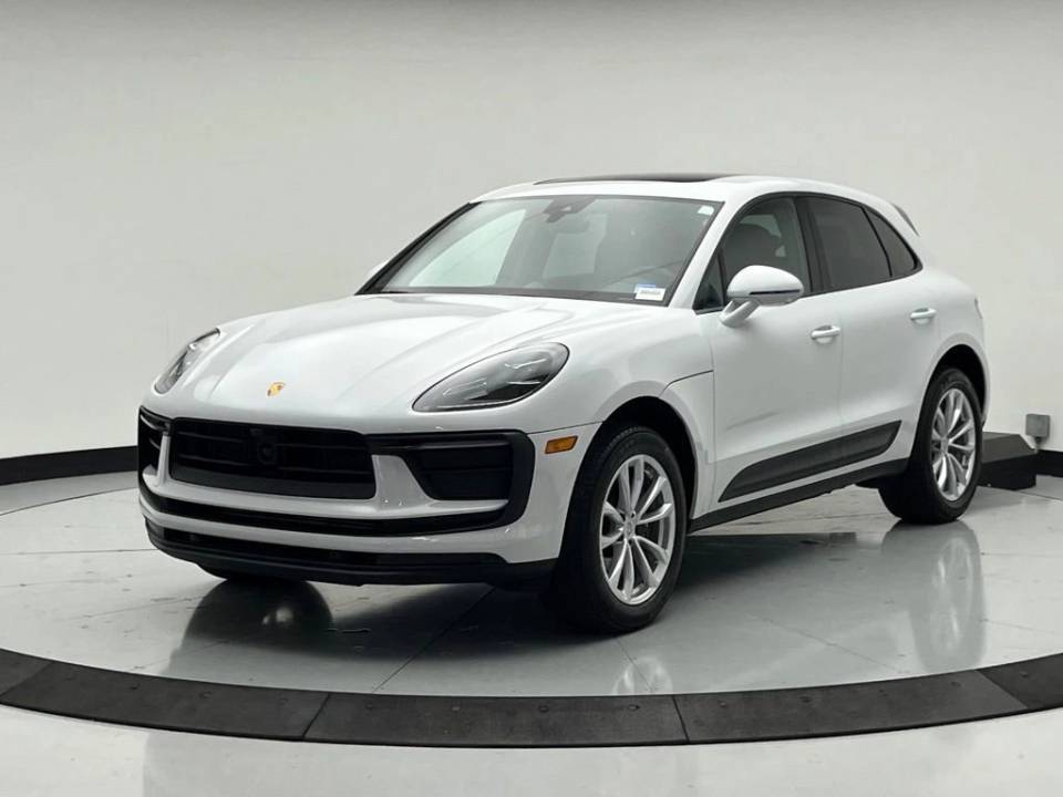 2025 Porsche Macan Base