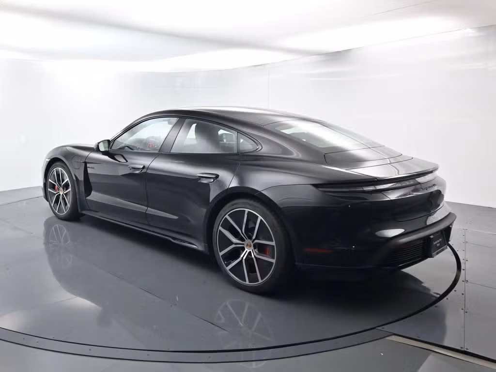 2026 Porsche Taycan GTS - Photo 20