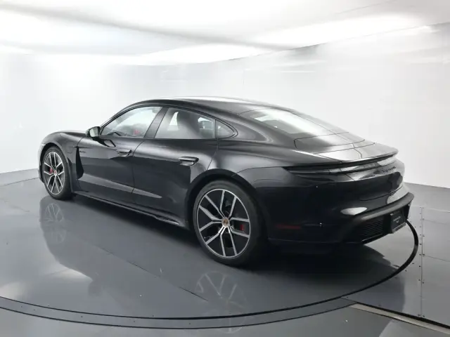 2026 Porsche Taycan GTS - Photo 22