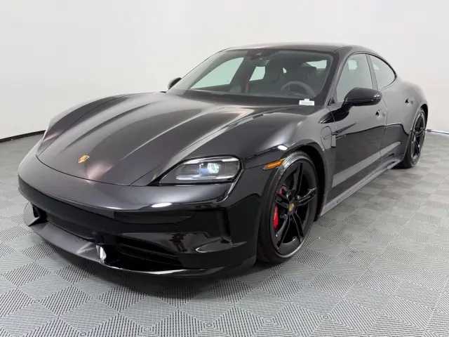 2026 Porsche Taycan GTS - Photo 6