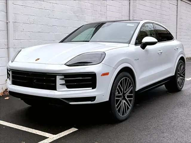 2026 Porsche Cayenne Coup E-Hybrid - Photo 6