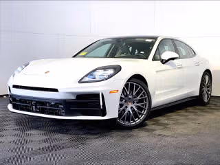 2026 Porsche Panamera 4's photo