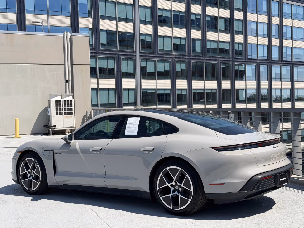 2025 Porsche Taycan Base - Photo 20